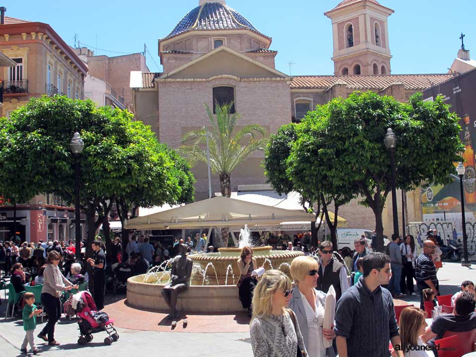 Streets in Murcia. Plaza de las Flores