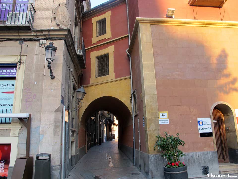 Streets in Murcia. Calle Arco de Santo Domingo