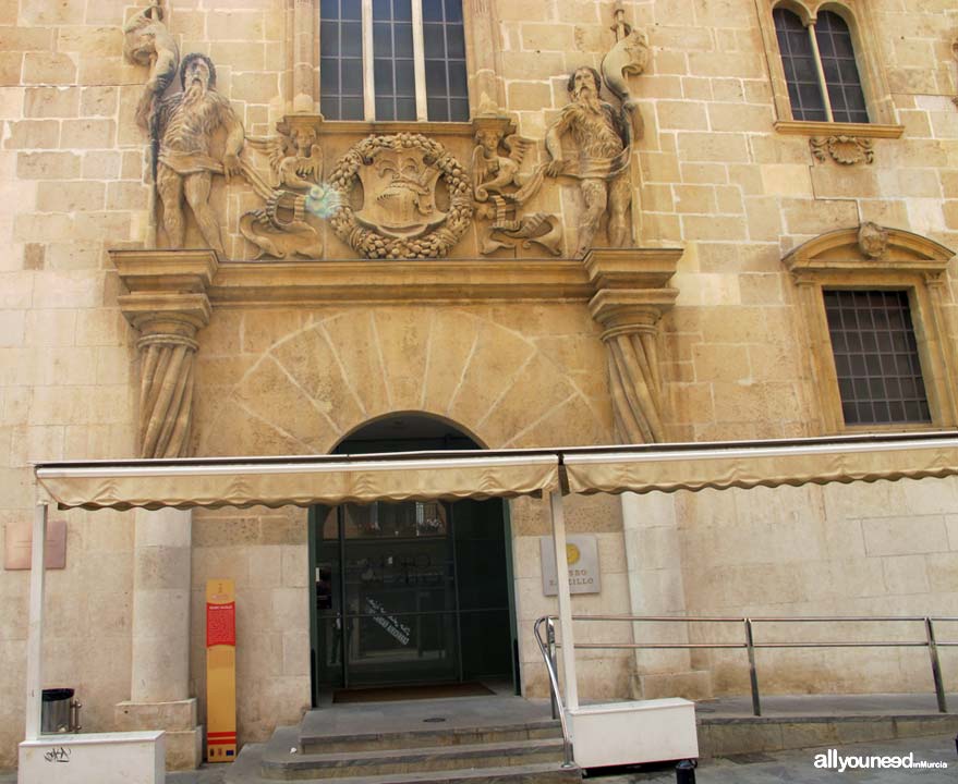 Museo Salzillo en Murcia. Entrada Lateral Museo Salzillo. Fachada del Palacio de Riquelme