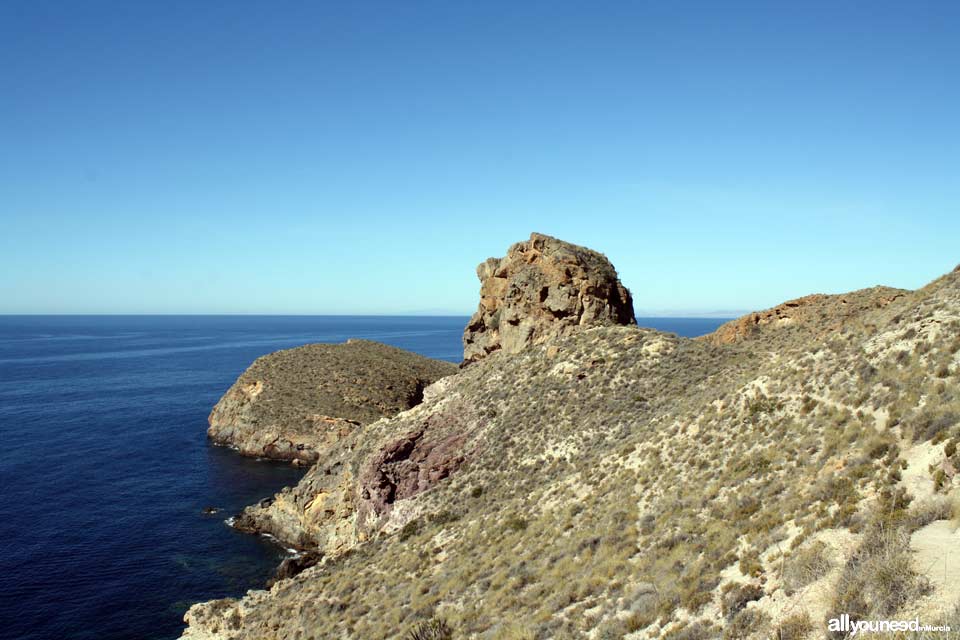 Route to Cerrada Cove. Tiñoso Cape