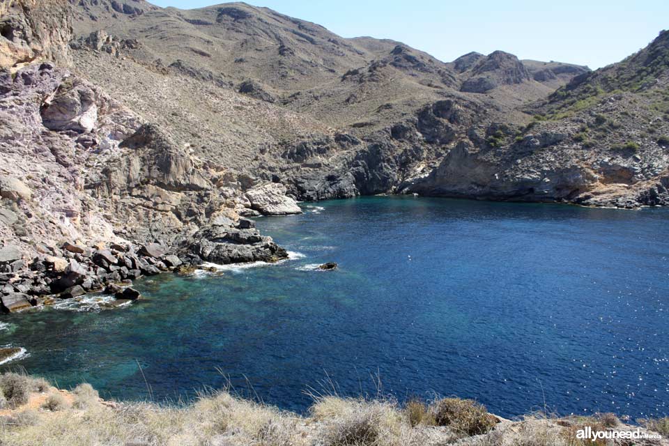 Route to Cerrada Cove. Tiñoso Cape