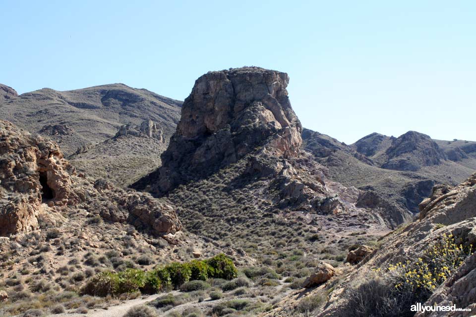 Route to Cerrada Cove. Tiñoso Cape, the Castle