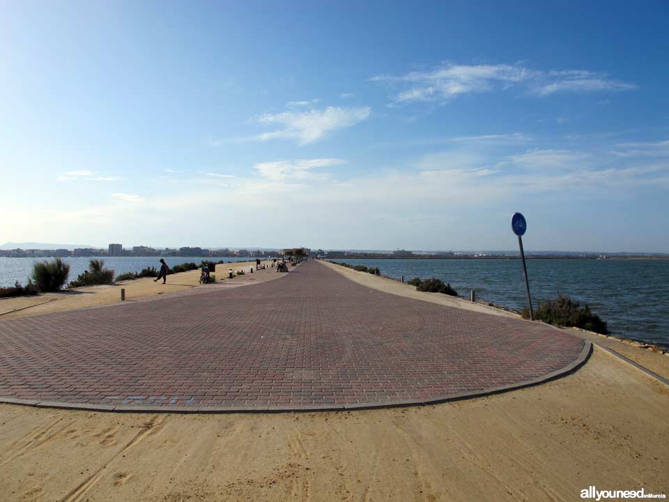 Playa de La Mota. Paseo. Playas de San Pedro