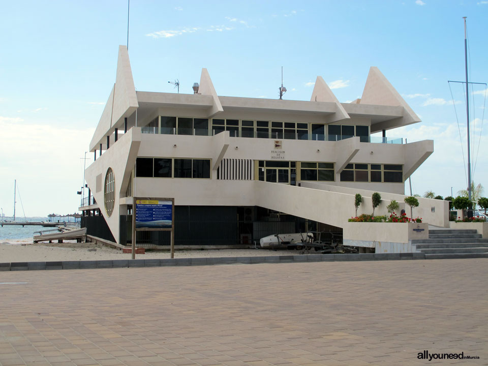 Playa de El Pescador. Club Náutico