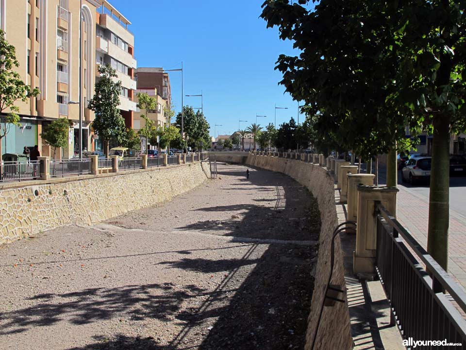 Avenida Rambla de la Santa