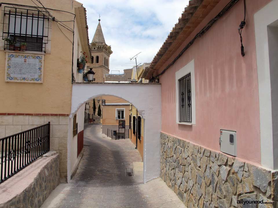 Arco de Isabel La Católica y Hornacina de San Blas